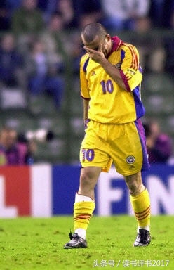 足球怎么判定假摔,足球比赛为什么那么多假摔