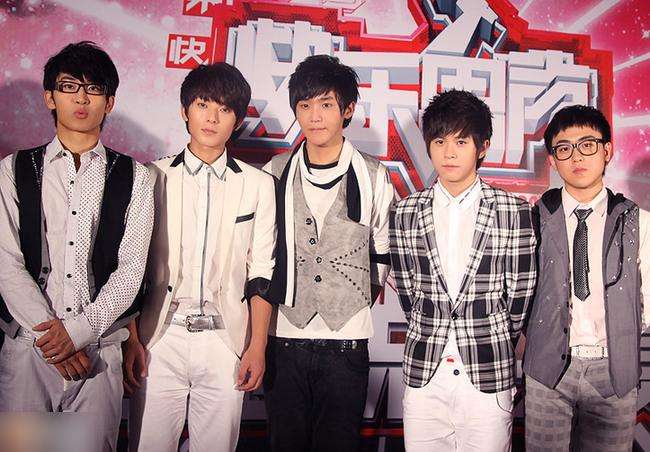 陈翔左耳失聪还能唱歌吗,陈翔耳朵失聪