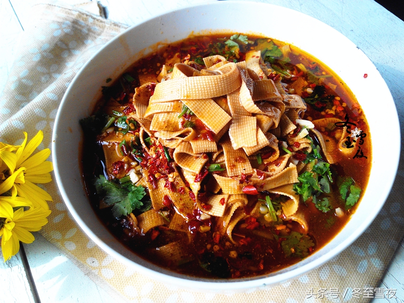 豆腐皮怎样做好吃视频教程全集,最简单好吃的豆腐皮做法