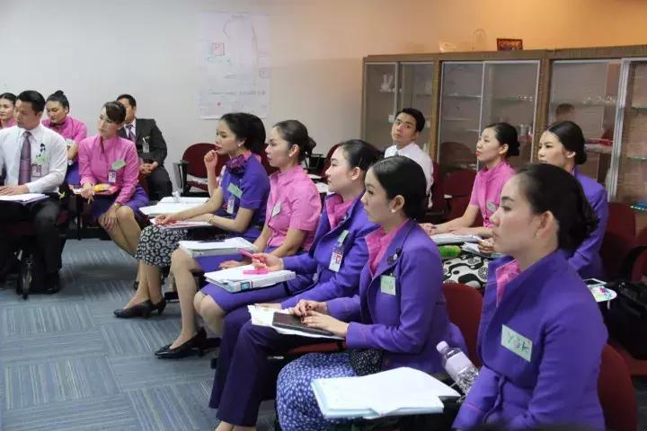 空姐的微笑是如何练成的,迷人笑容的南航空姐是谁