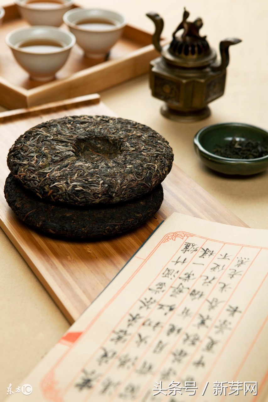 黑茶比较粗糙,黑茶黄不黄