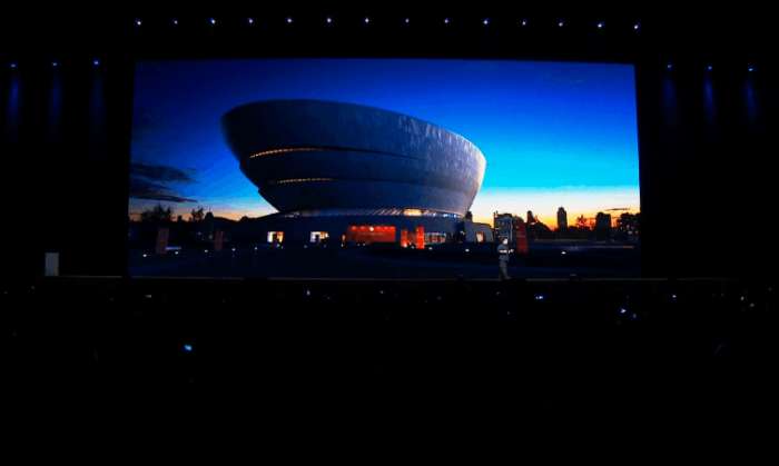 老罗用的手机发布会上讲售后,老罗很朴实的一场高科技发布会