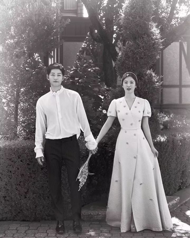 哪些明星的婚纱照比较好看,不需要奢华大牌只要干净利落