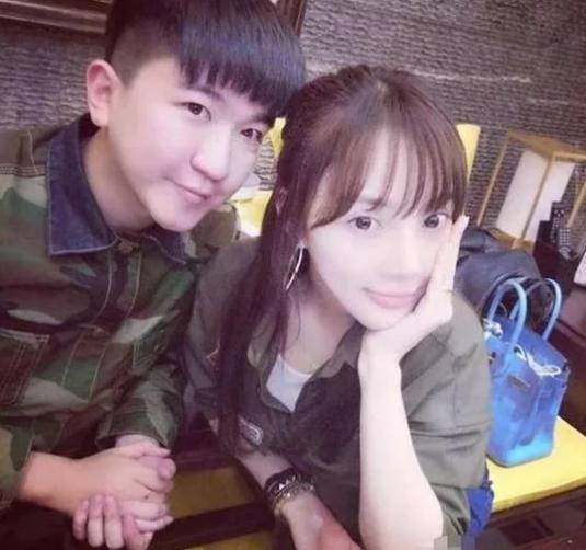 从演员到艺术家他经历了什么,从经纪人到娱乐大佬