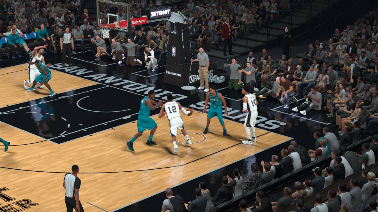 2k18阿尔德里奇评分,拉马库斯阿尔德里奇在马刺穿几号