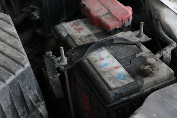 清洗发动机舱的正确方法,保赐利清洗发动机舱