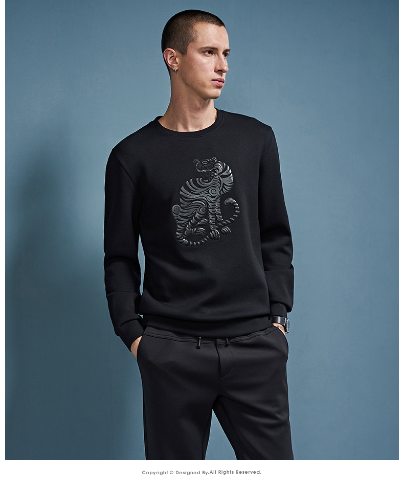 男人戴什么首饰提升气质,男人身材矮小怎么穿才能提升气质