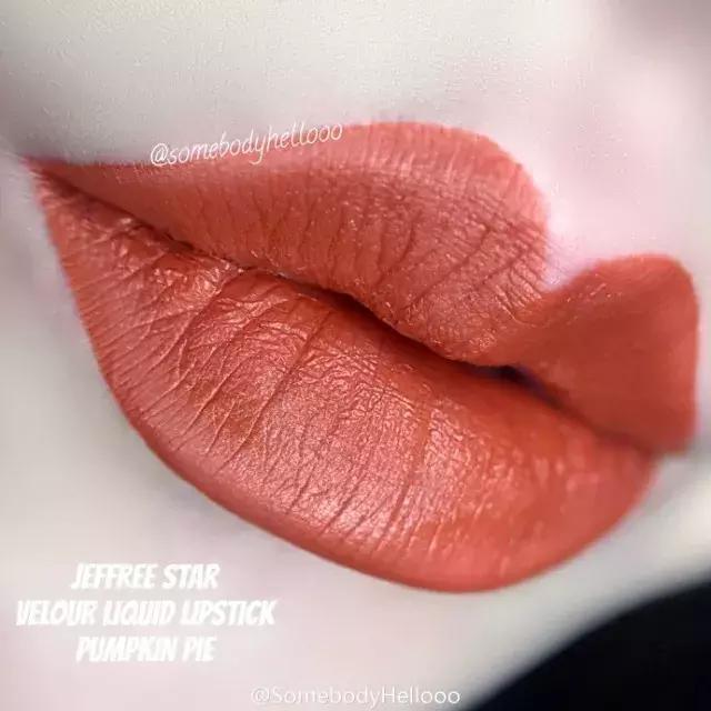 枫叶砖红色带着红棕调的口红,枫叶脏橘色口红