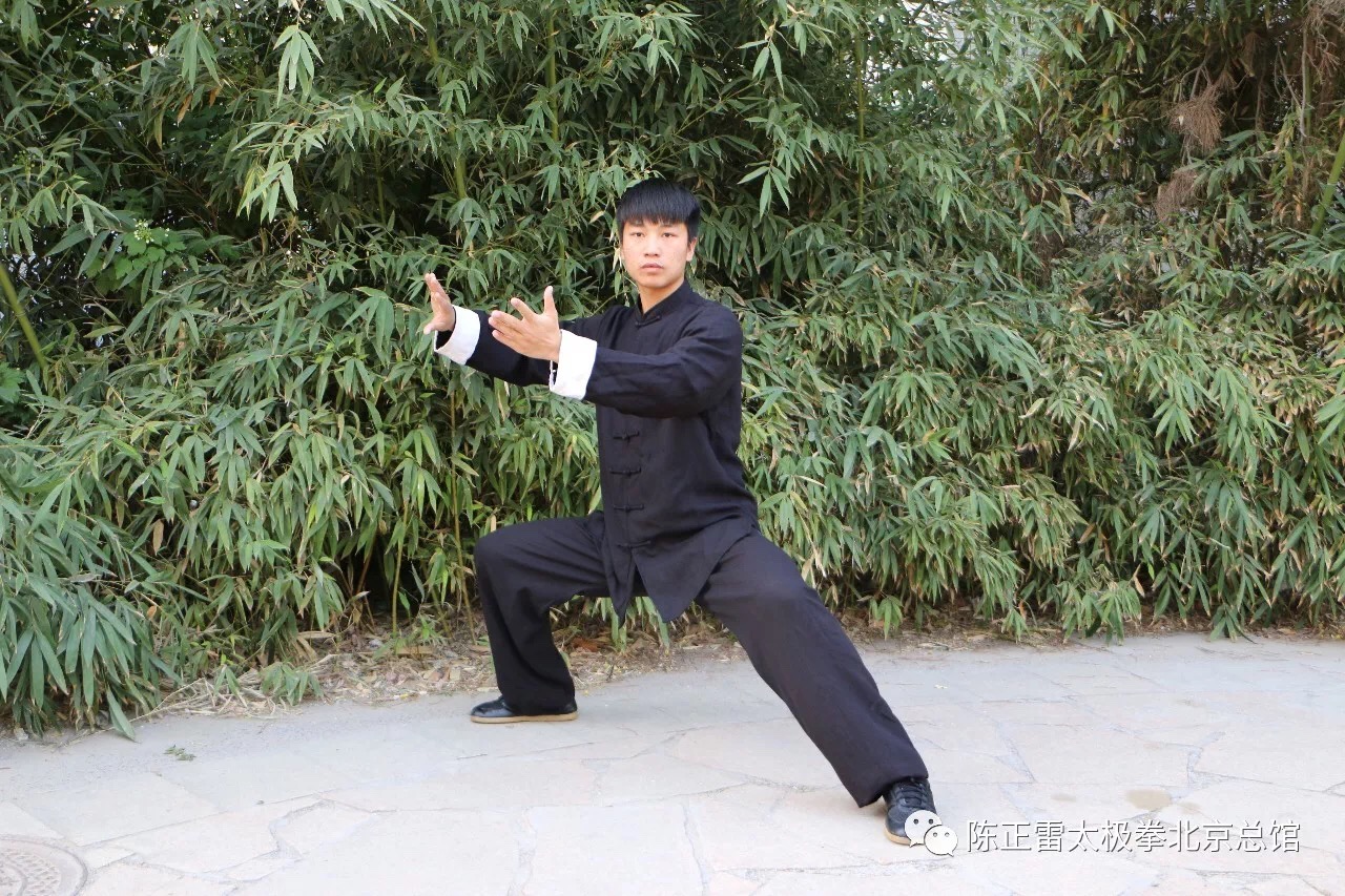 太极拳伤膝盖怎么养护,练习太极拳怎样避免伤膝盖