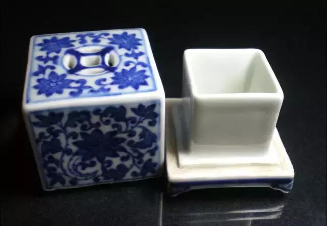 古人书房常备的文房四宝是什么,文房四宝是书房中常备的四种摆件