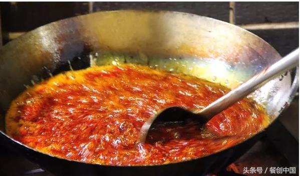 解析江湖菜制作密码｜自制复合油、底料配比及制法