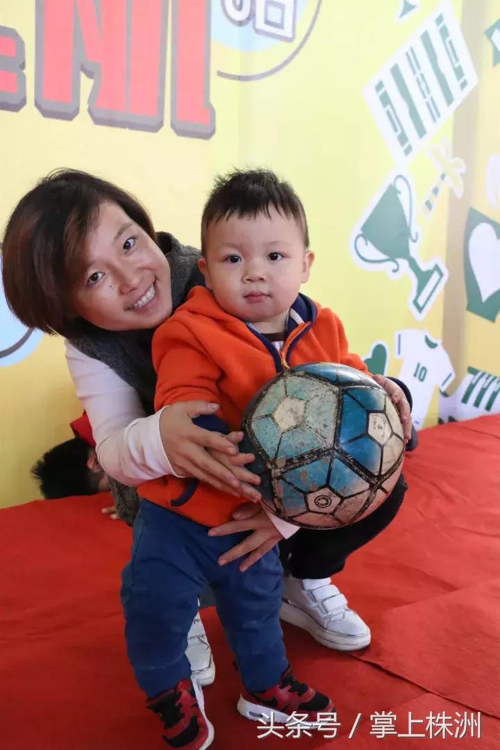 足球要从娃娃抓起图片,足球要从娃娃抓起标语