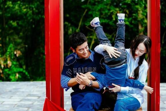 嗯哼犯错向妈妈道歉,嗯哼回应被打