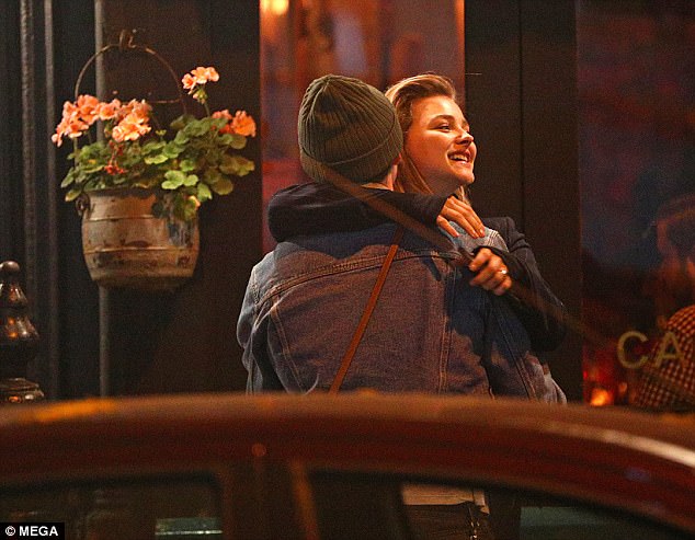 布鲁克林和小贝的恋情,布鲁克林贝克汉姆恋爱