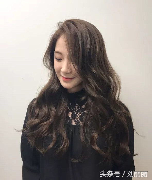 齐肩烫发显老气怎么补救,为什么烫发后显得很老气