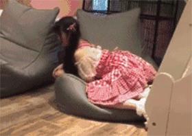 粑粑，尝尝我的蛋碎脚感觉如何？