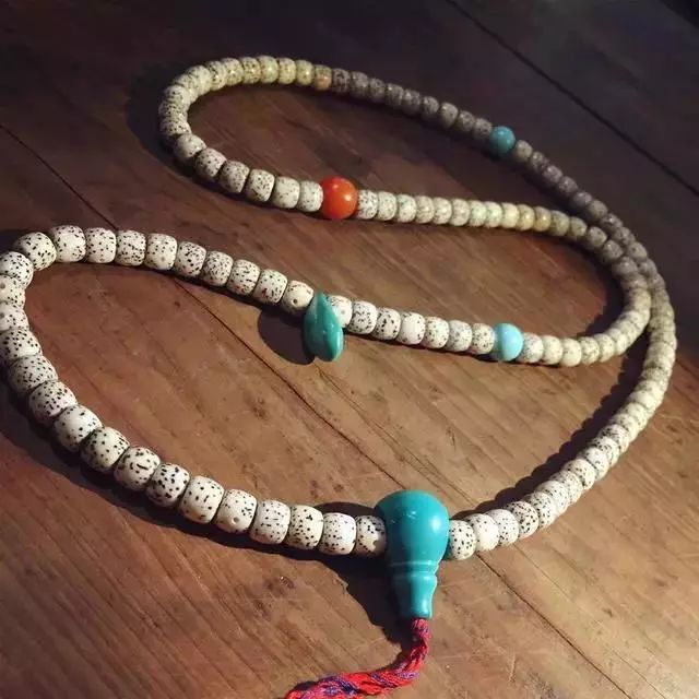 地摊手串为什么便宜,十种手串都是地摊货