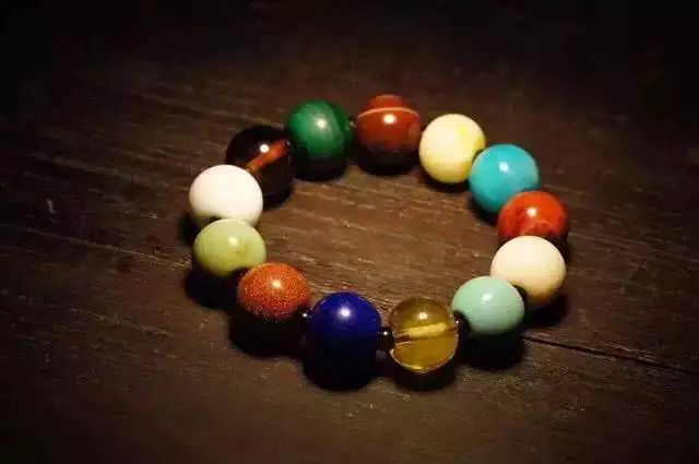 地摊手串为什么便宜,十种手串都是地摊货