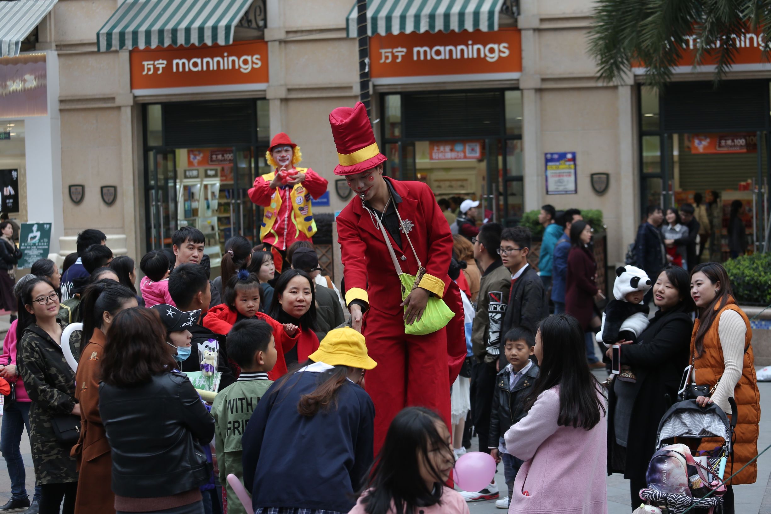 光谷步行街十年新变化,2019光谷步行街活动