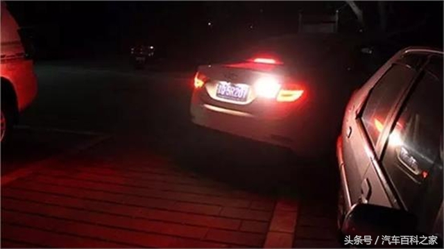 挂倒挡倒车灯不亮原因,倒车灯不亮什么原因