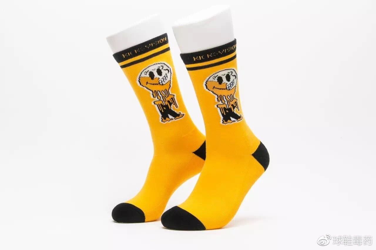 球鞋与袜子为什么那么滑,袜子总是滑到鞋底