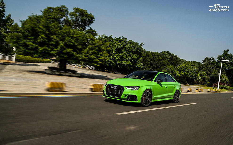 2024款奥迪rs3驾驶感受,奥迪rs3很理想的座驾整体造型协调