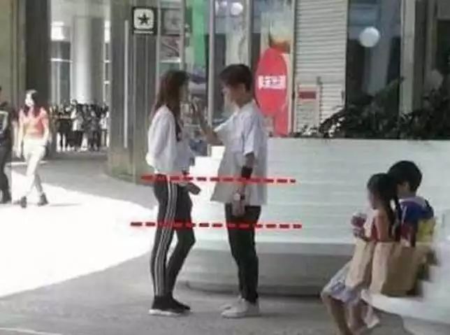 怎么穿衣服才能显高男生,男生怎样穿衣服显高