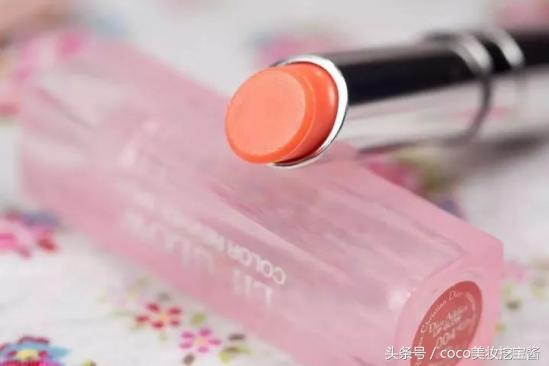 四十岁黄皮适合哪个色号的口红,黄皮最显白的十大口红色号图片