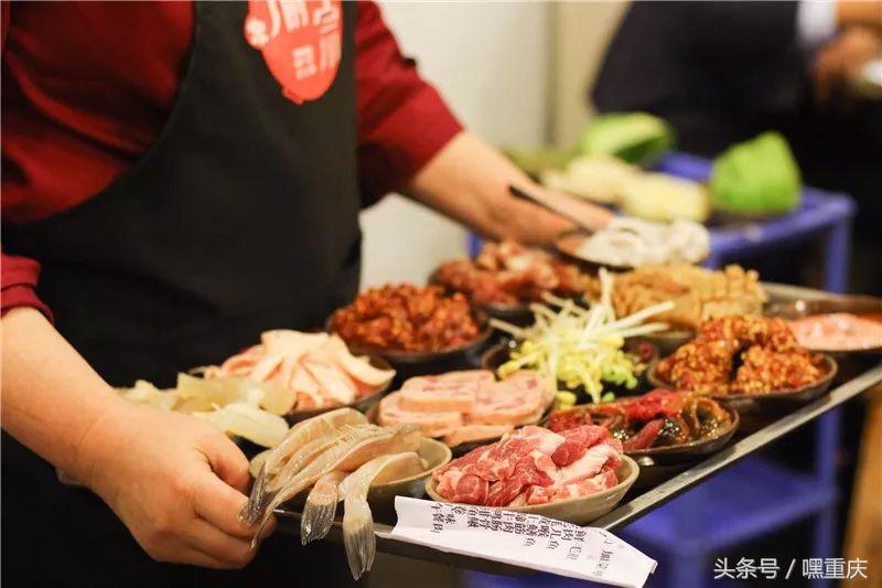 夫妻火锅店从12张桌子月入3000元做到月流水1000000