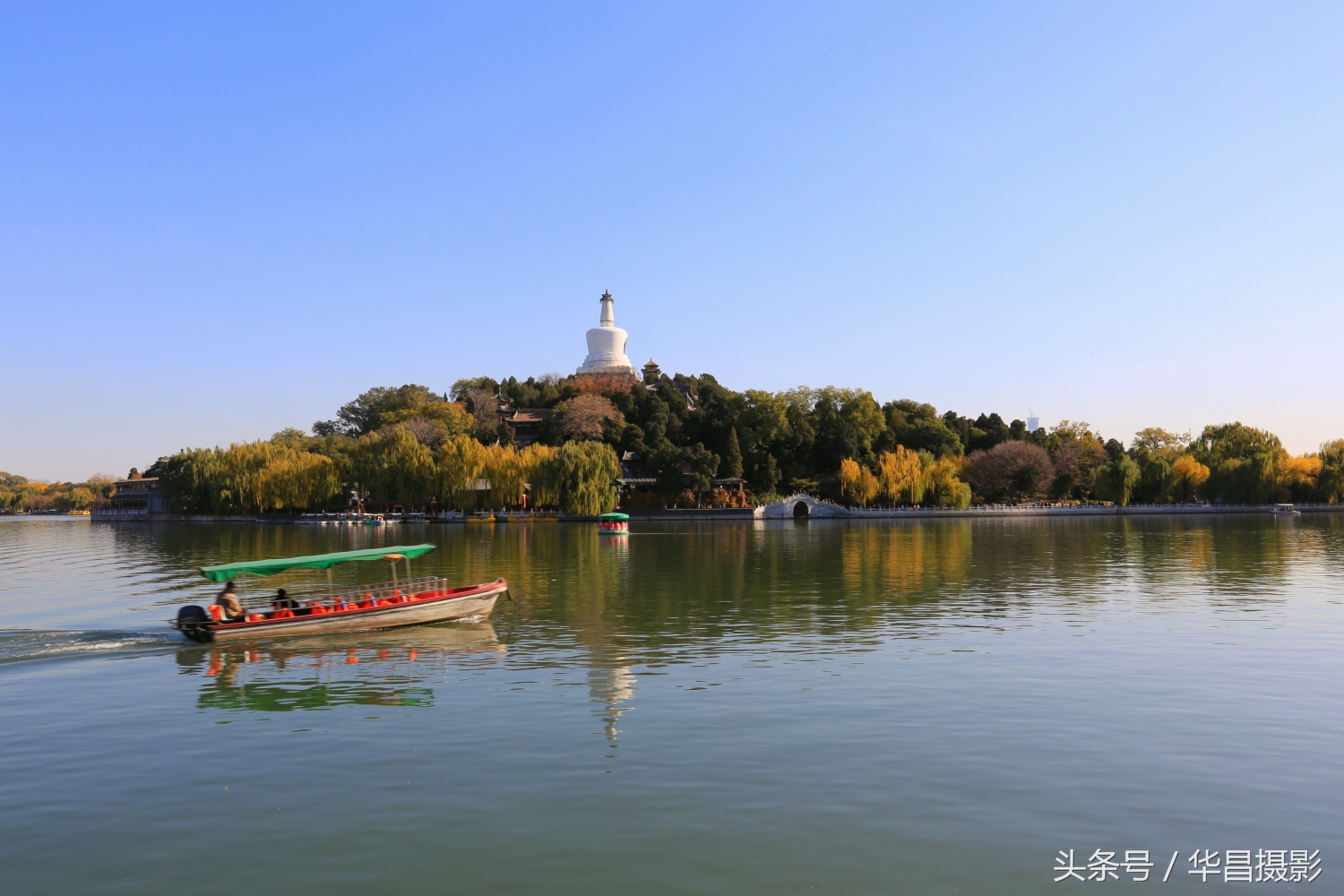 让我们荡起双桨的白塔是哪里,让我们荡起双桨和白塔的故事
