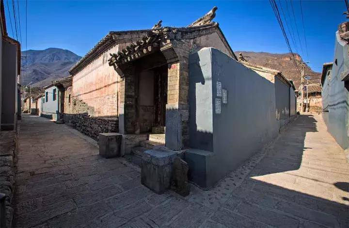 京西深山中的古村落苇子水村,京西无人居住的古村落