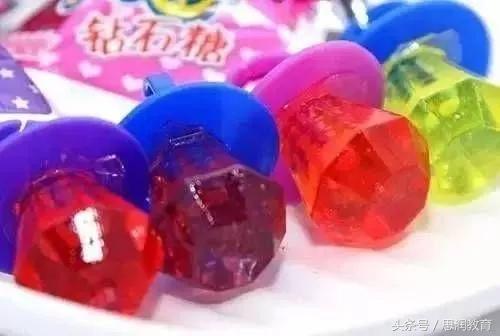 那些记忆深刻的童年糖果,童年令人难忘的8种糖果零食