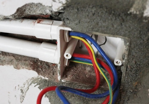 电线穿管好还是不穿管好,一根电线能穿pvc管吗