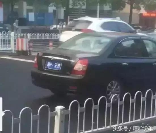 男子无证驾驶大货车,男子无证驾驶危险品车辆上路