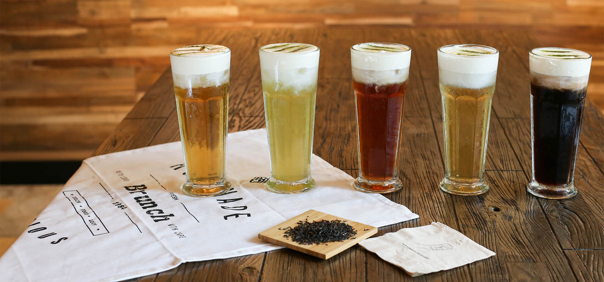 遍地开花店铺,网红奶茶店排队爆满