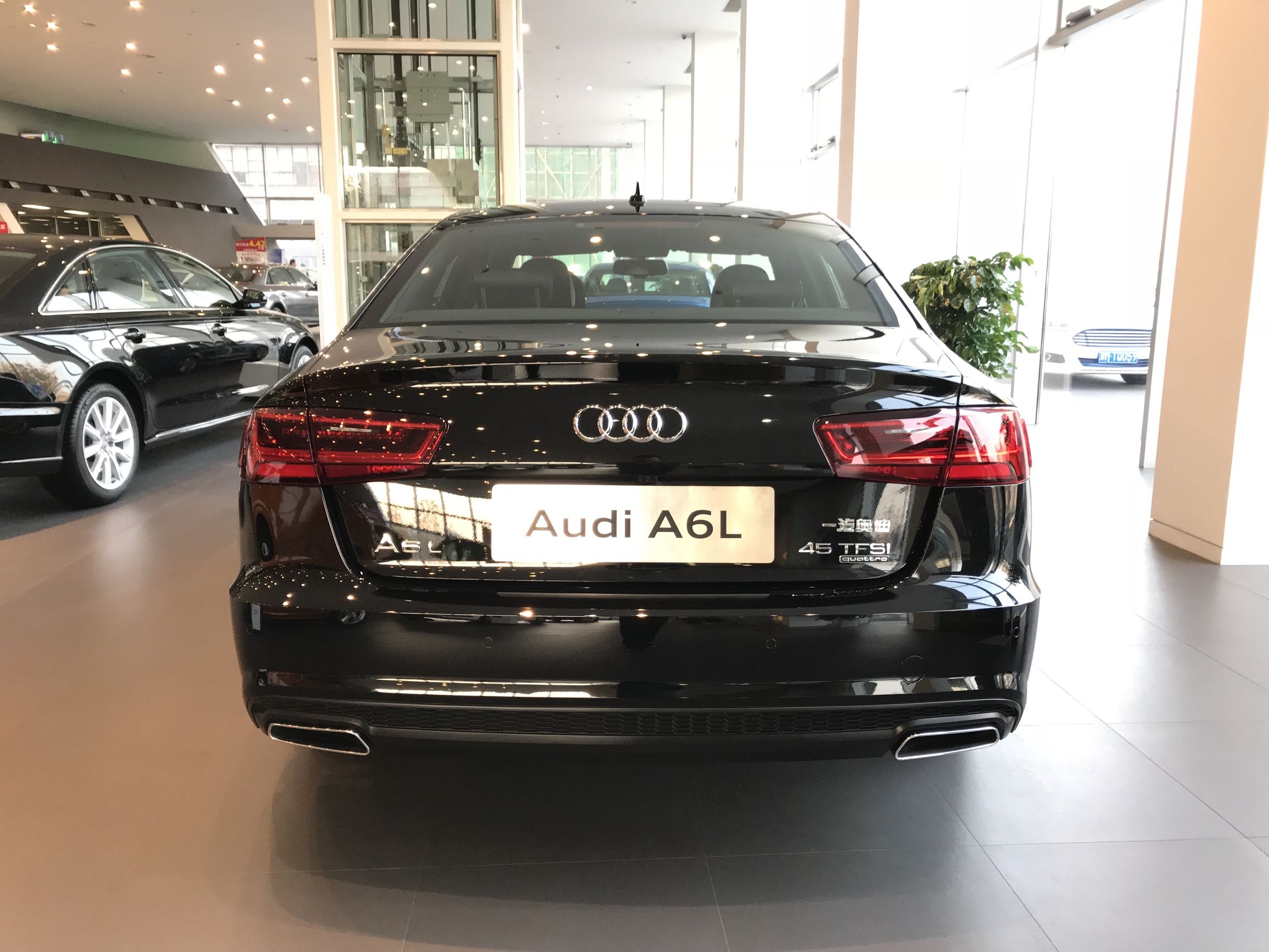 试驾a6l45tfsi后排空间,试驾a6l45tfsi致雅