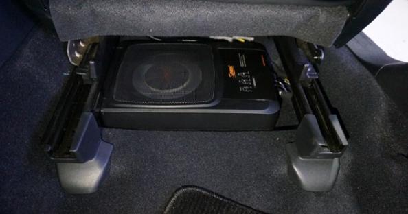 斯巴鲁傲虎cd机做音响,斯巴鲁傲虎2021哈曼卡顿音响