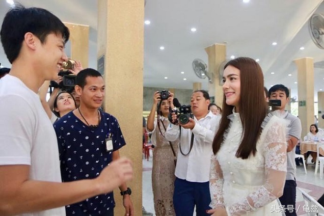 泰国mark与kim结婚礼服,泰国mark女友kim