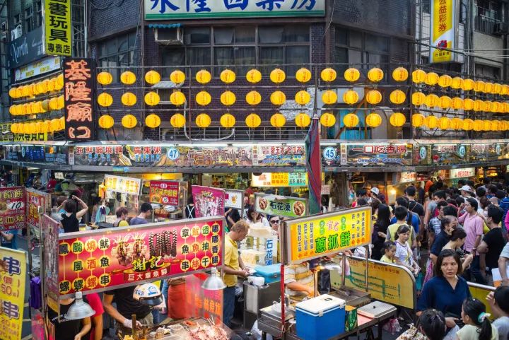 各位吃货请注意,由台北开往高雄的“逛吃”号列车即将发车!