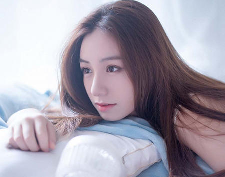 怎样才能解决额头痘痘这个苦恼呢,额头上有痘痘三种方法就能解决