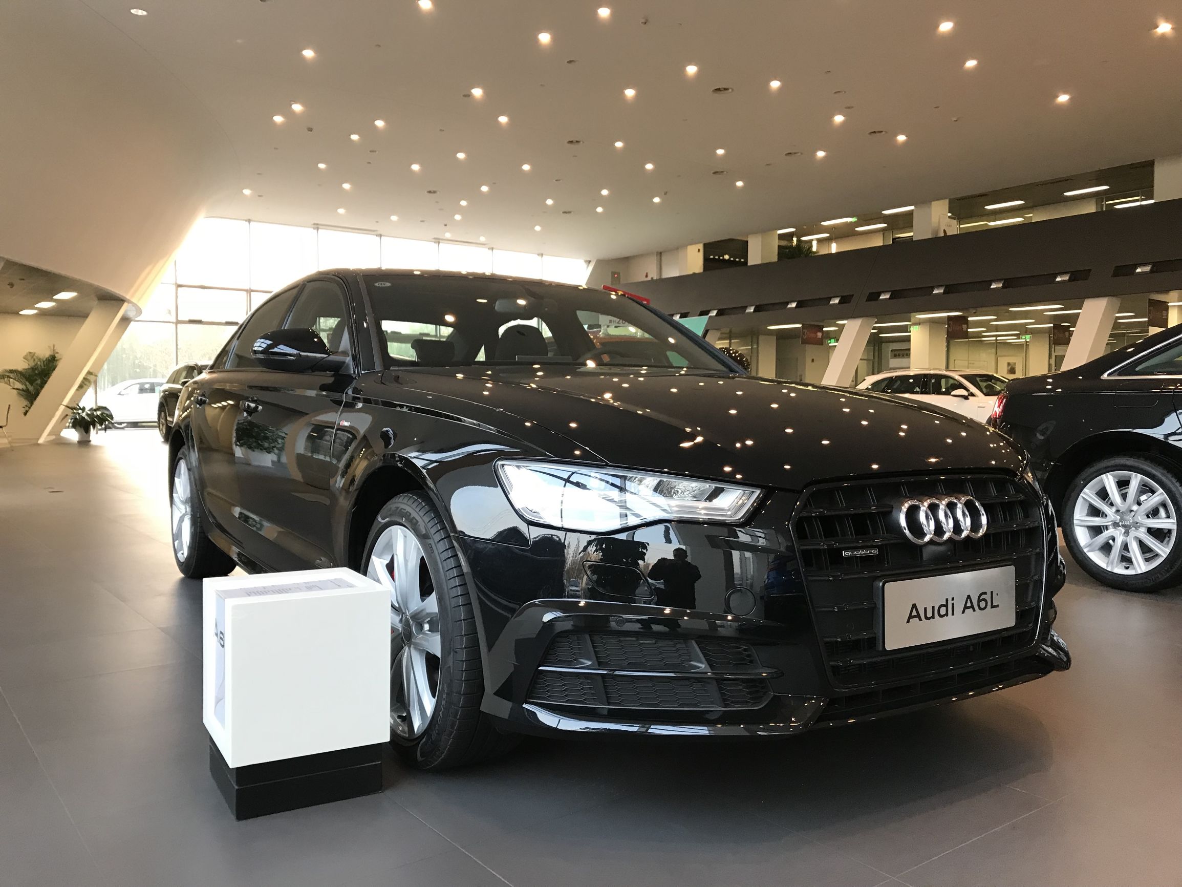 试驾a6l45tfsi后排空间,试驾a6l45tfsi致雅