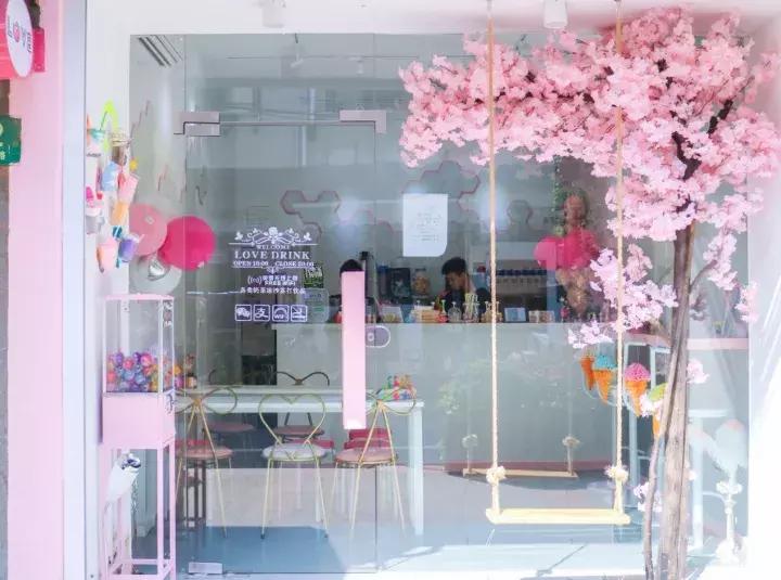 纪梵希37丝绒限定,甜品界品牌