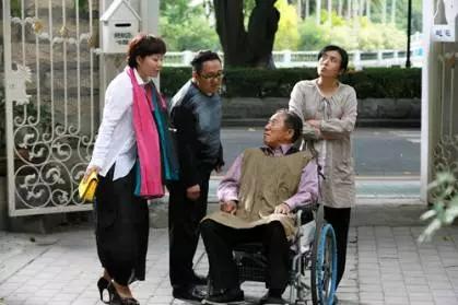 现在的人把啃老啃得那么理所当然,很多年轻人啃老啃成了习惯