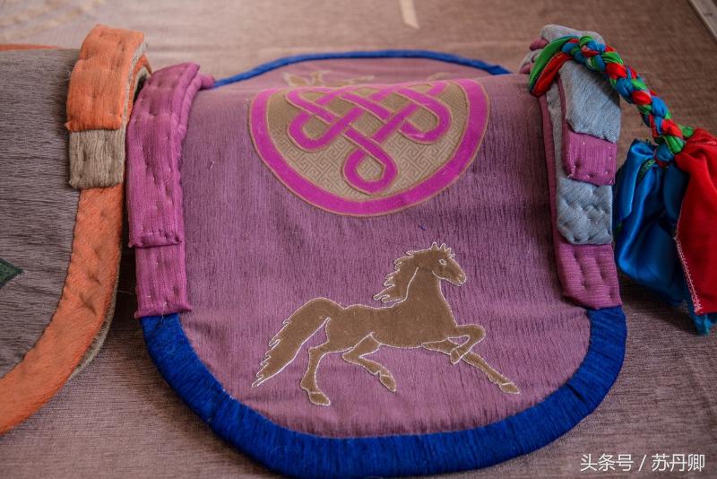 镶黄旗木雕,真骨雕是什么动物的骨头