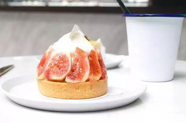 纪梵希37丝绒限定,甜品界品牌