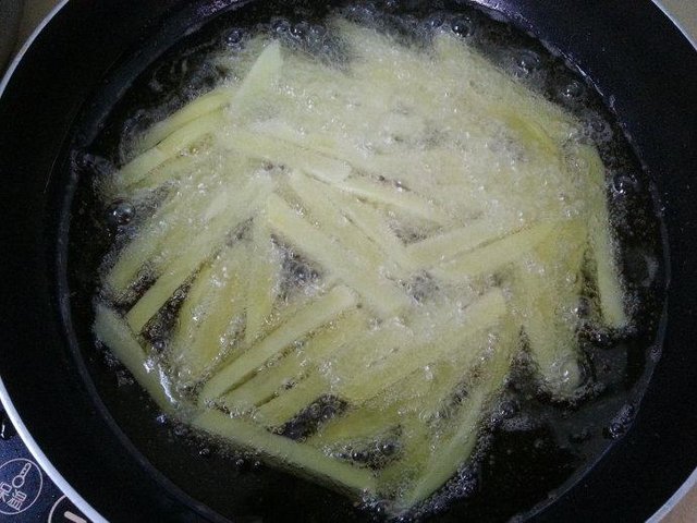 怎么能做出健康又美味的薯条,在家如何制作简单又好吃的薯条