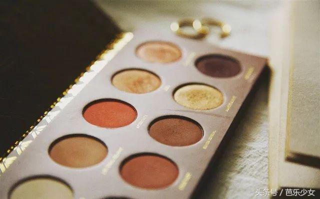 大地眼影盘眼妆教程,单眼皮眼妆适合的眼影盘