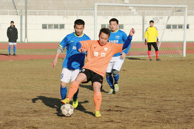 *安泰**市足球比赛——晟和福特对阵德木服饰的精彩瞬间