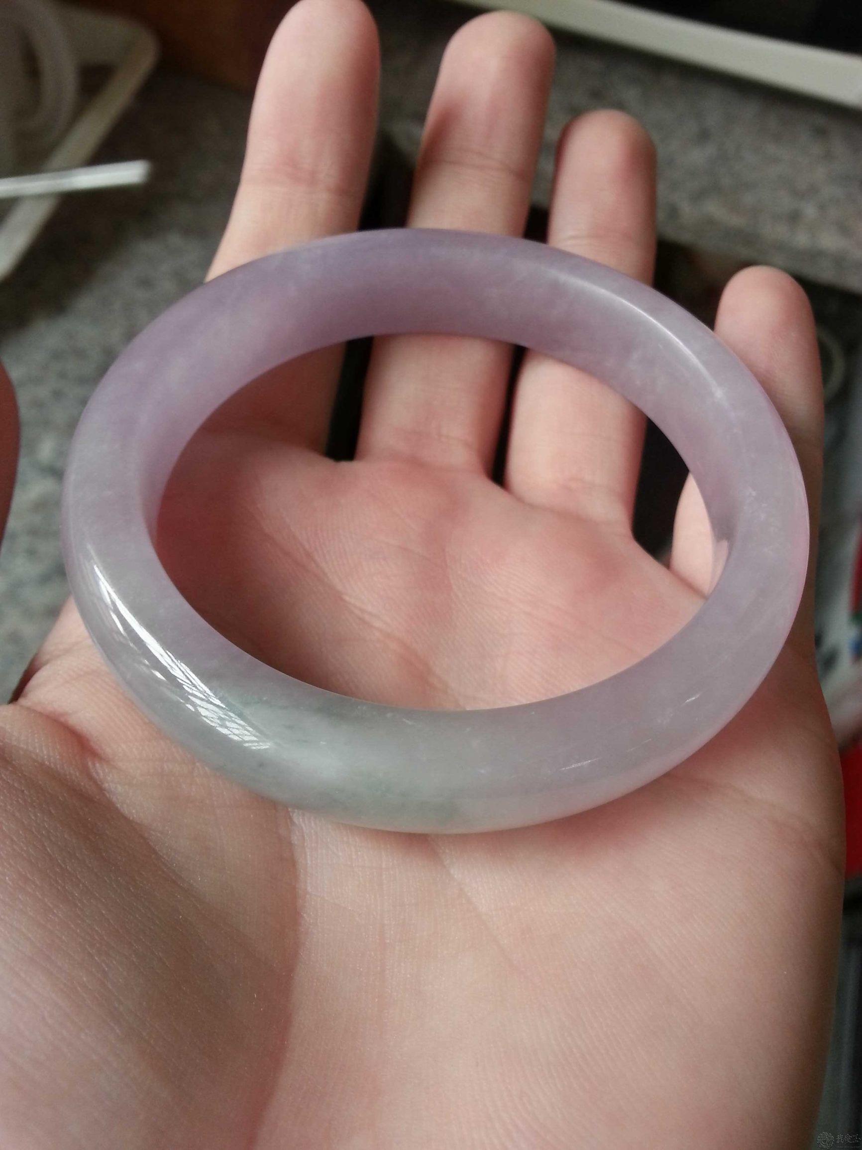 怎样判断珠宝玉石鉴定网站的真假 (如何判断网上的玉石珠宝的真假)