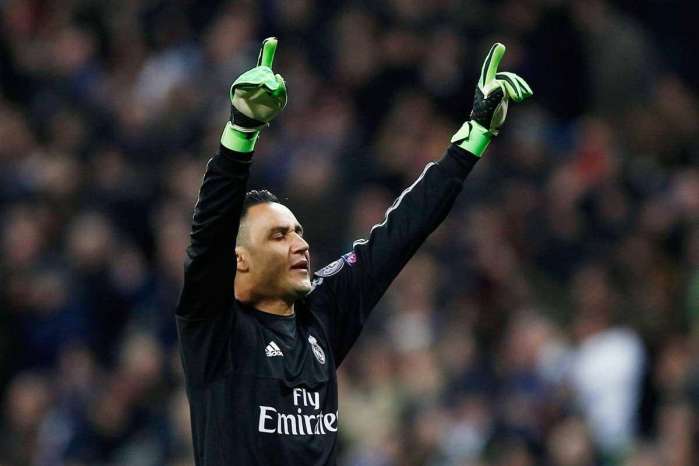 皇马与巴萨的辉煌对决回顾,皇马坐镇主场迎战巴萨的巅峰之战